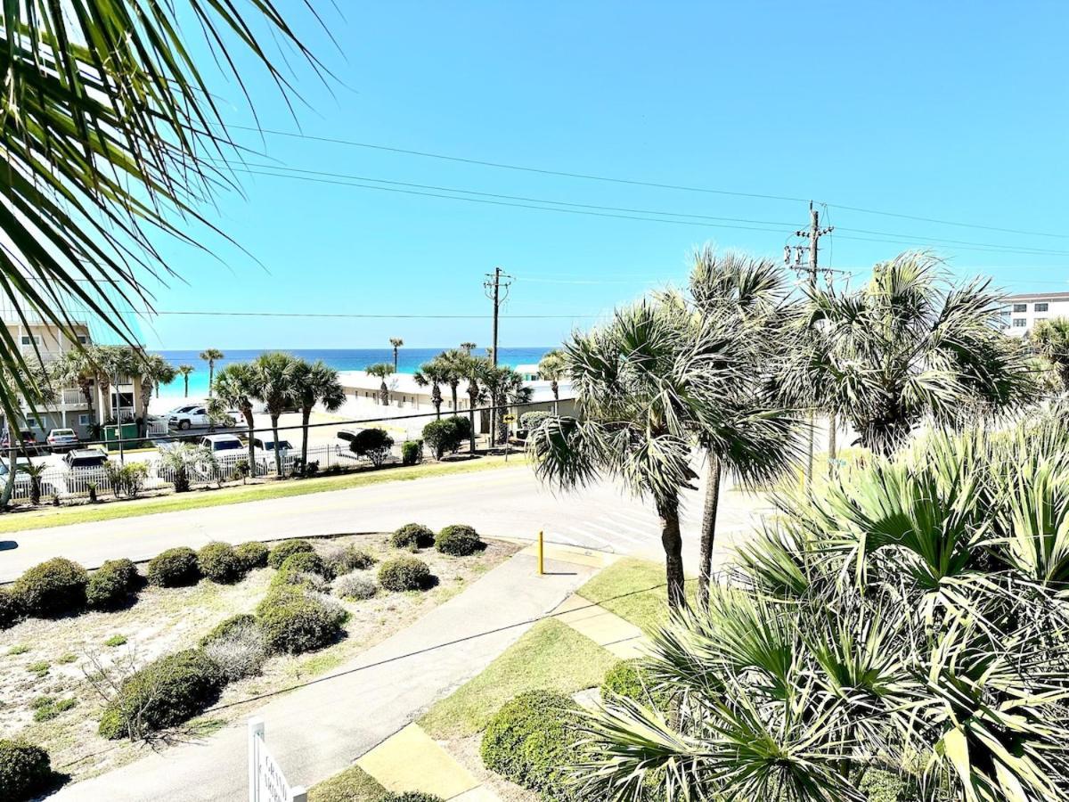 Holiday home Corner Of Paradise View Pool
