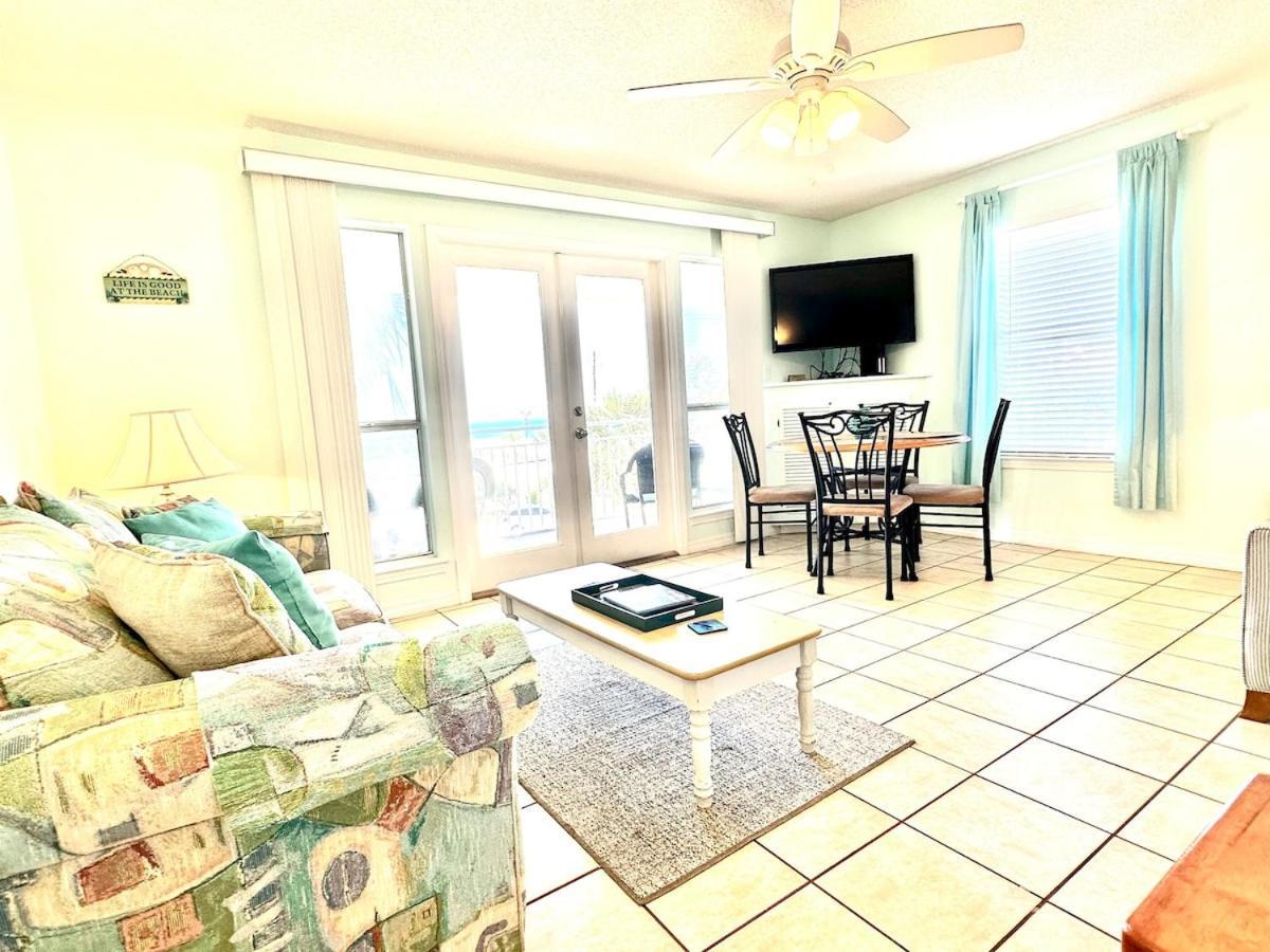 Corner Of Paradise View Pool Destin