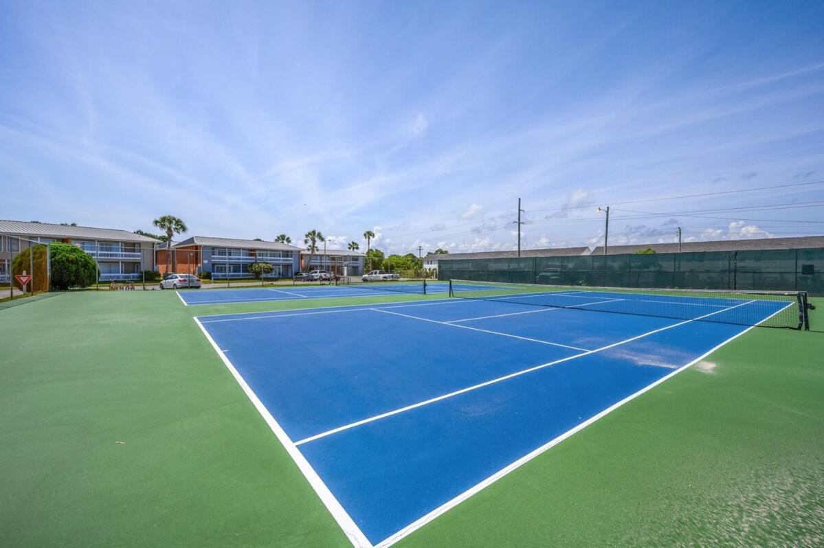Kings Cove 3 Community Pools * Destin
