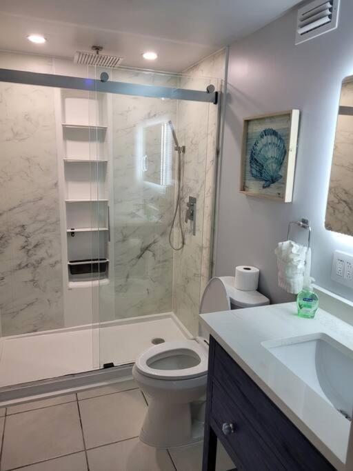 Palm Paradise - Harbor Apartment