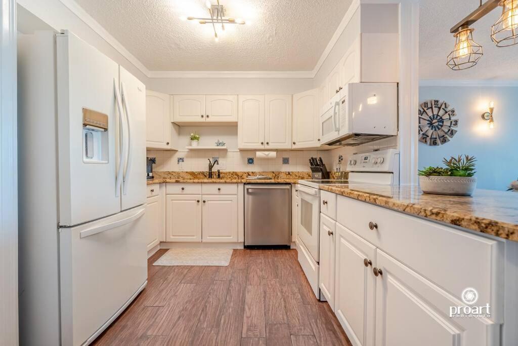 Palm Paradise - Harbor Apartment