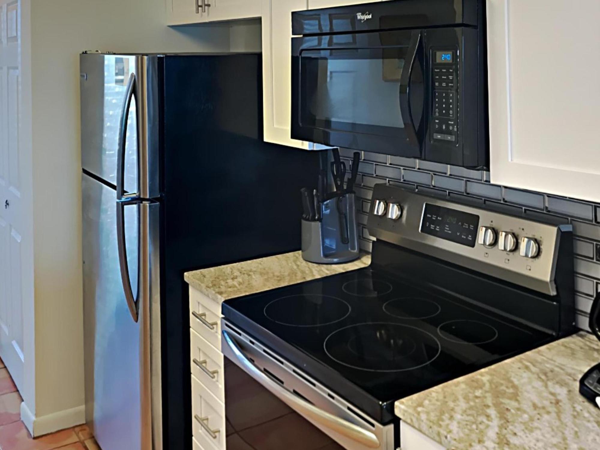 Emerald Tower #705 Apartment *