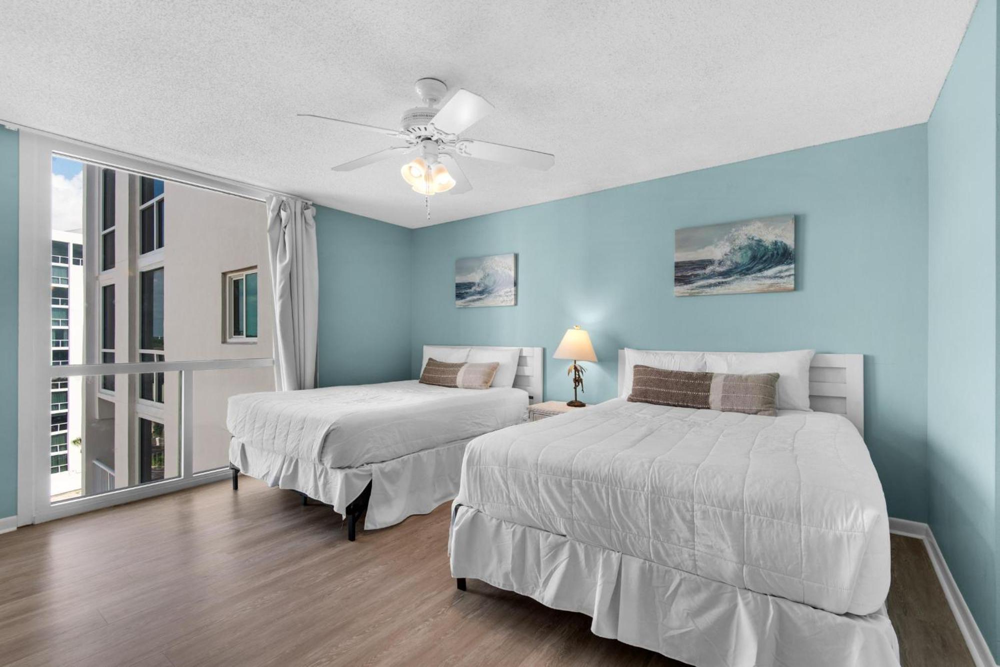 Shoreline Towers 1085 Apartment