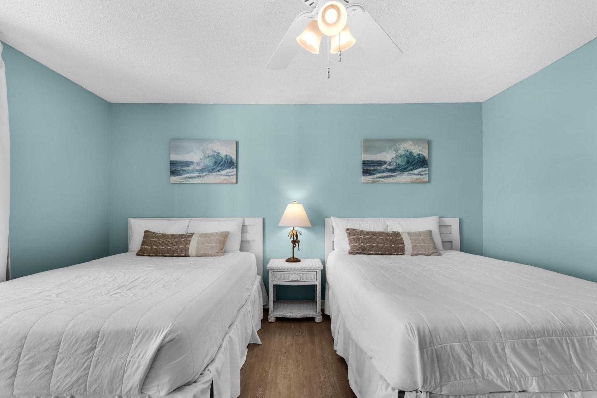 Shoreline Towers 1085 Apartment