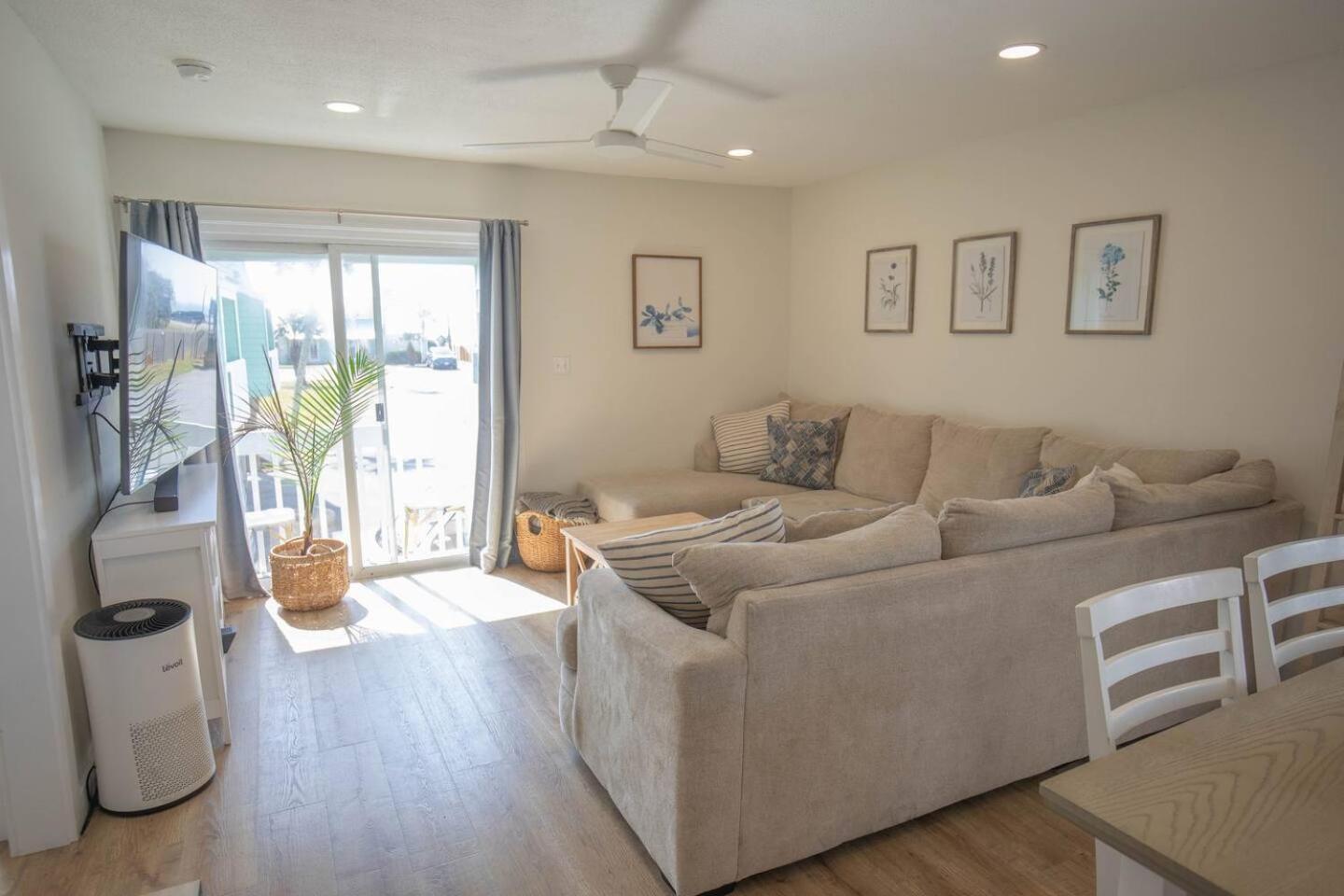 Scenic Bunkalow - Steps From Gated Beach Access Holiday home Destin
