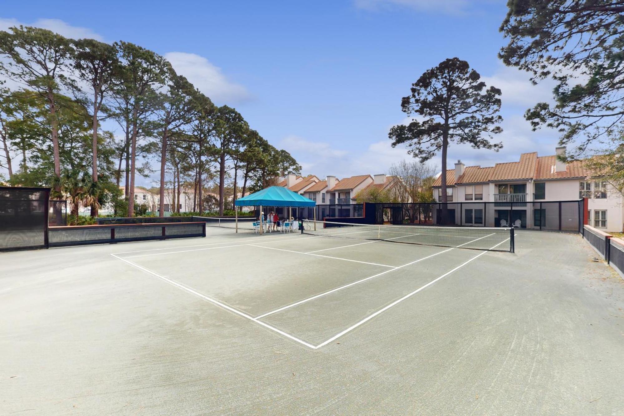 Tops'l Tennis Village 09 *