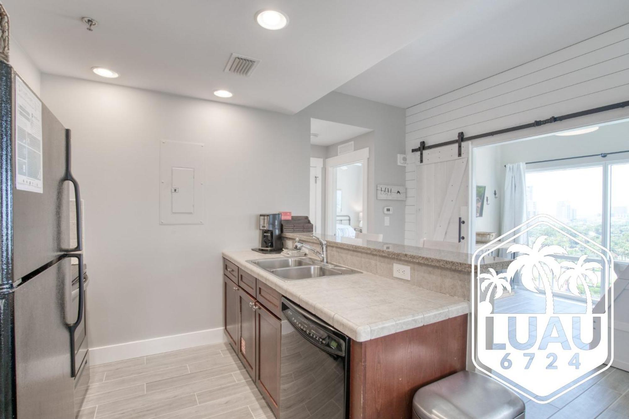 Luau Tower Enjoy These 2 Connecting Units As A Family Apartment