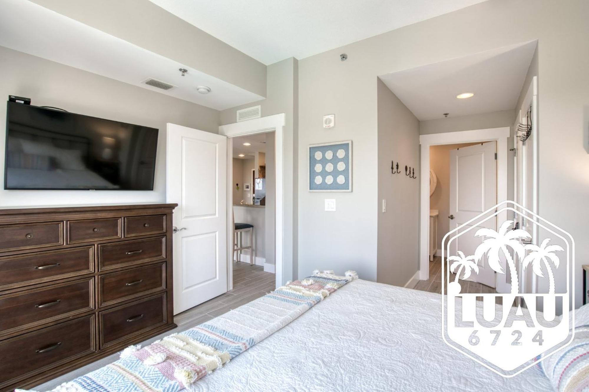 Apartment Luau Tower Enjoy These 2 Connecting Units As A Family