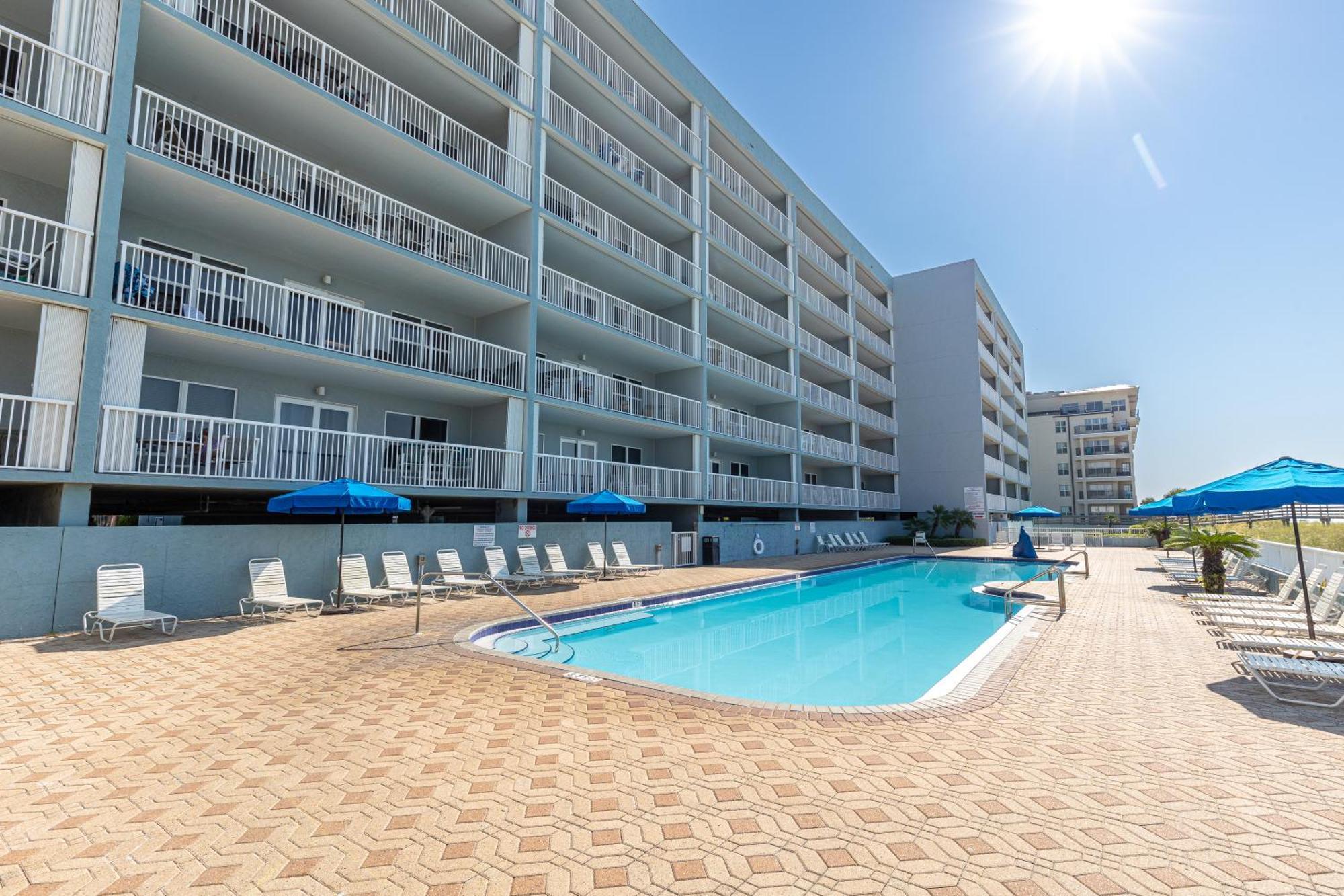 Apartment Oceania 705- By Isle