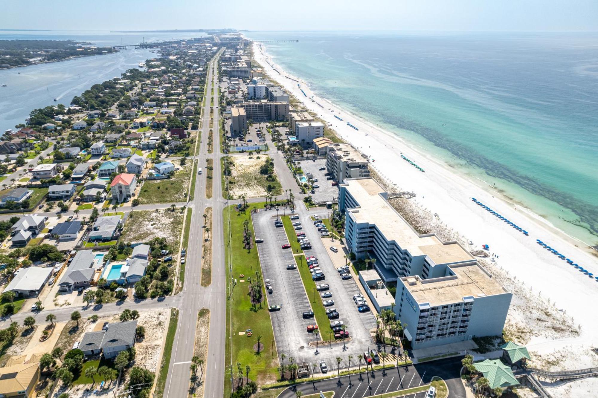 On The Gulf 407-by Isle Apartment *