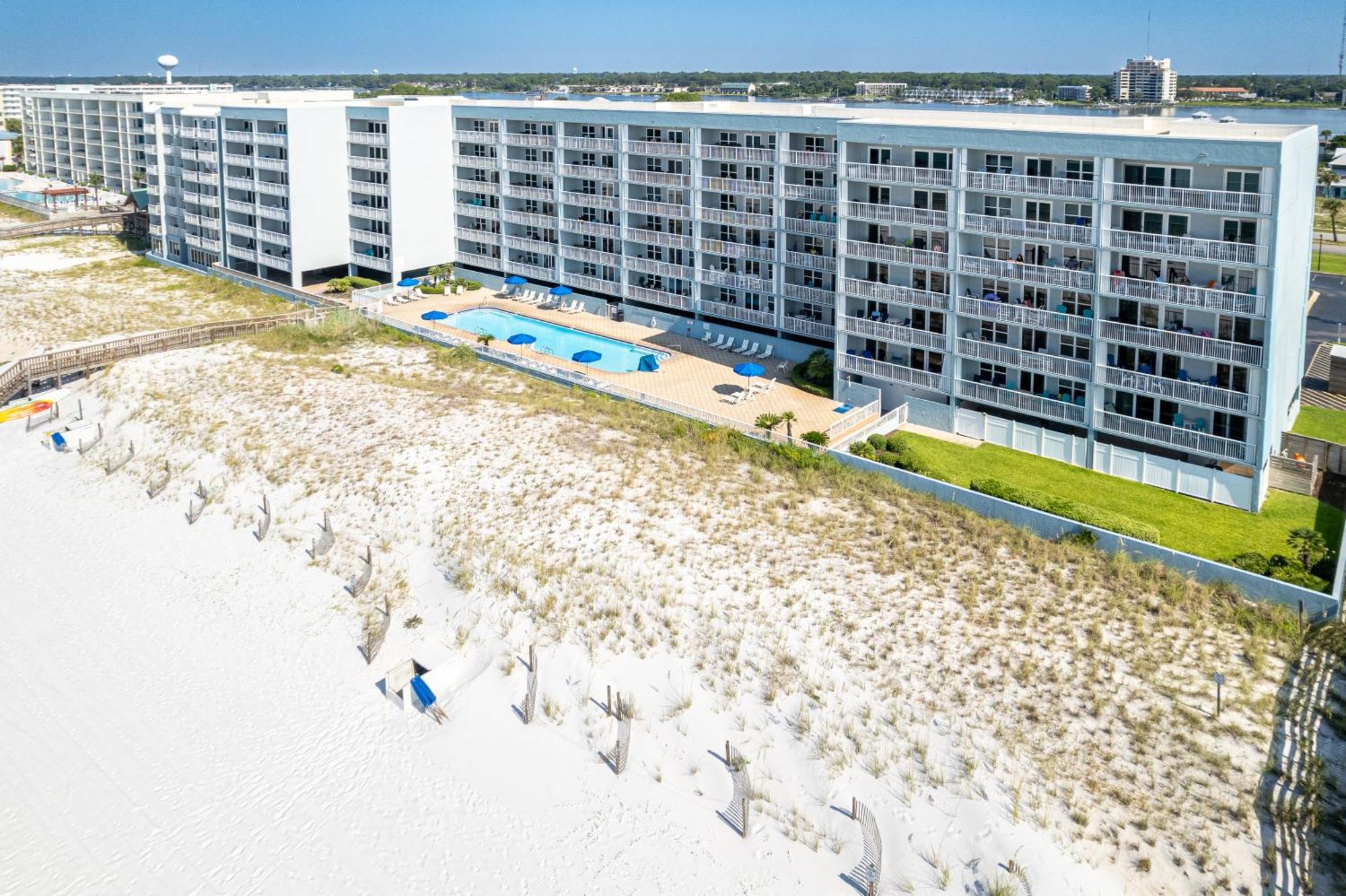On The Gulf 407-by Isle Apartment Destin