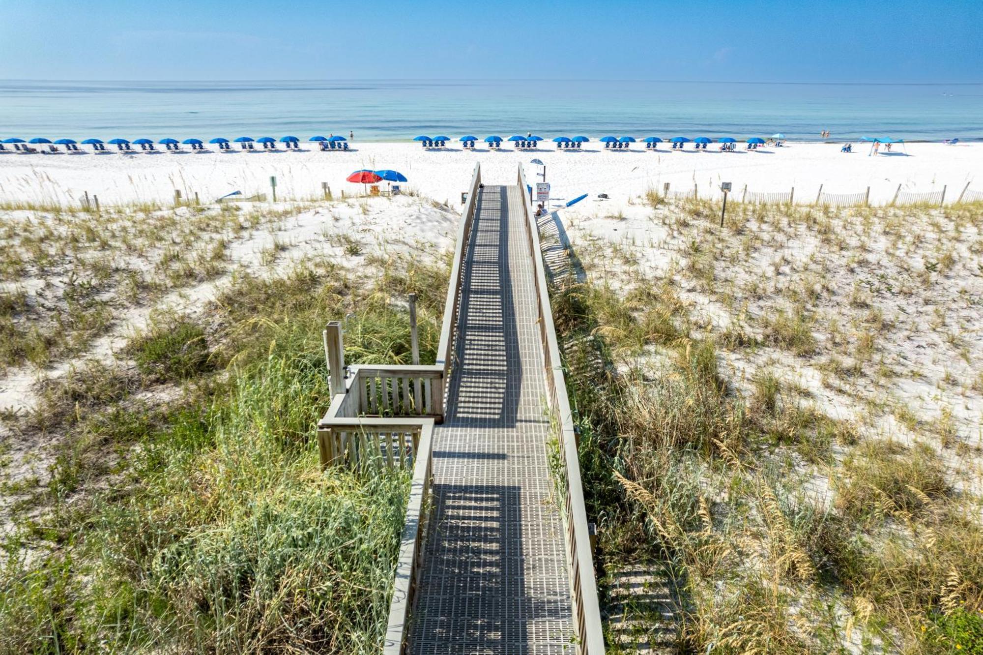 Apartment On The Gulf 304-by Isle