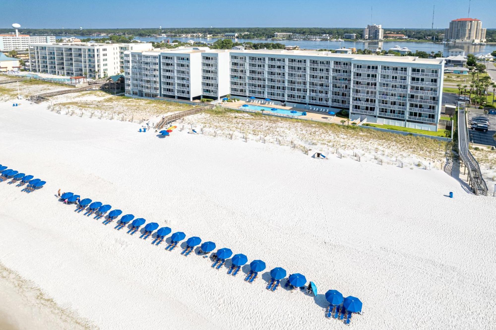 Apartment Oceania 705- By Isle