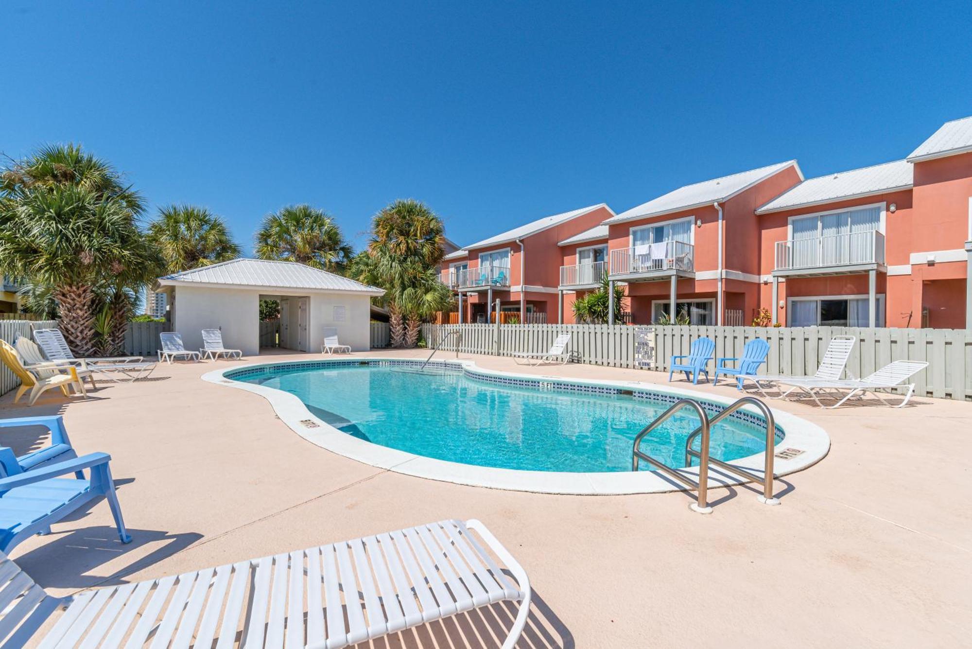 5 Min Walk To Beach, Sparkling Pool, Mins To Shops &outlet! 13 *