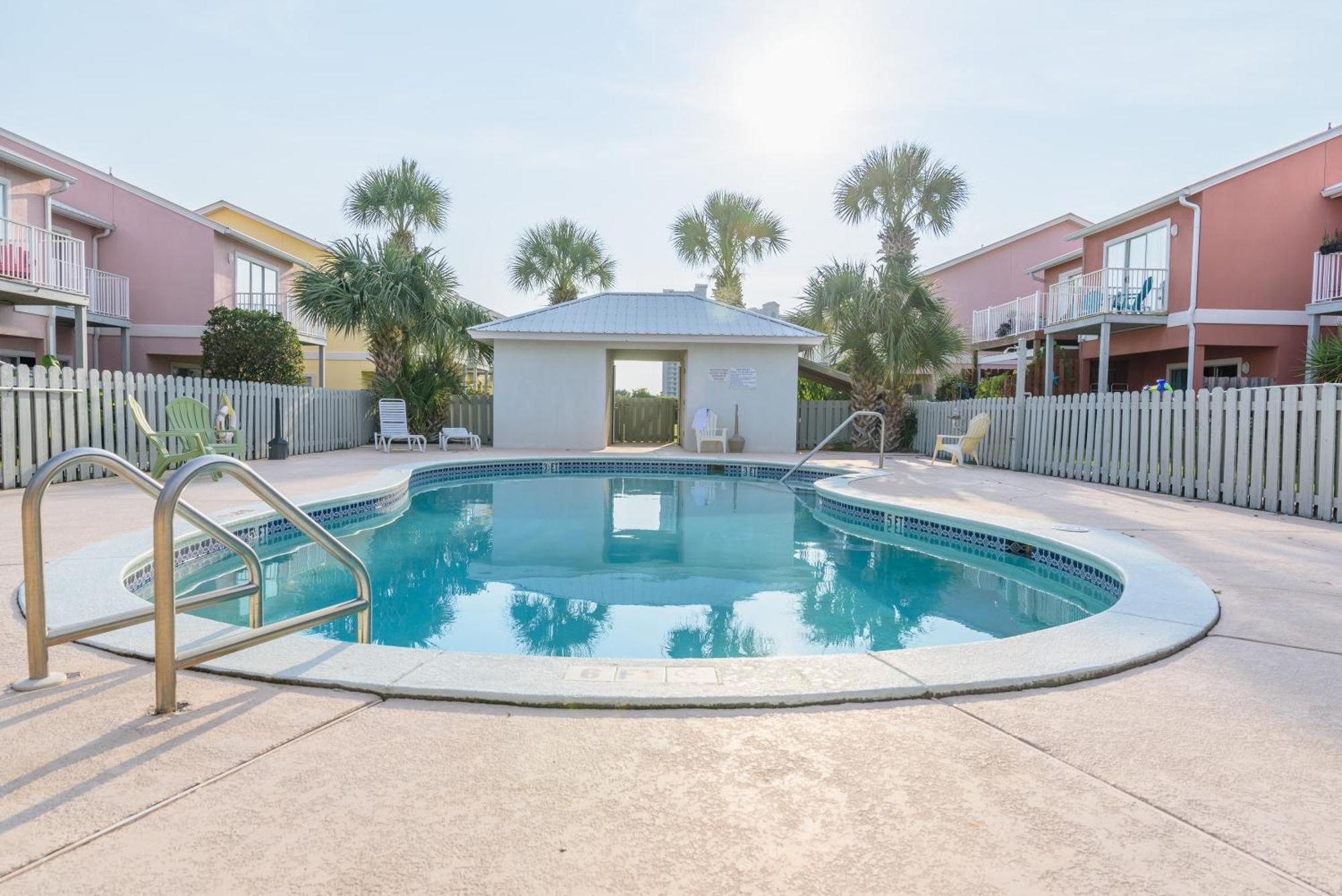 5 Min Walk To Beach, Sparkling Pool, Mins To Shops &outlet! 13