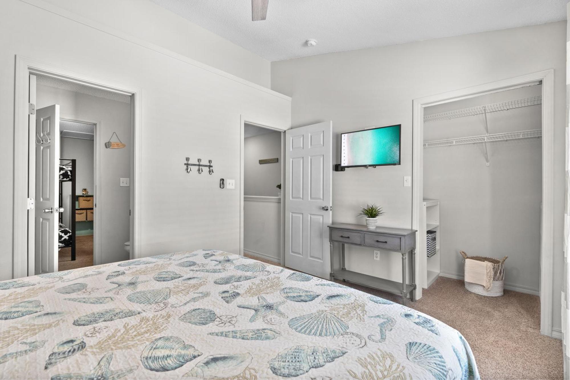 5 Min Walk To Beach, Sparkling Pool, Mins To Shops &outlet! 13 * Destin