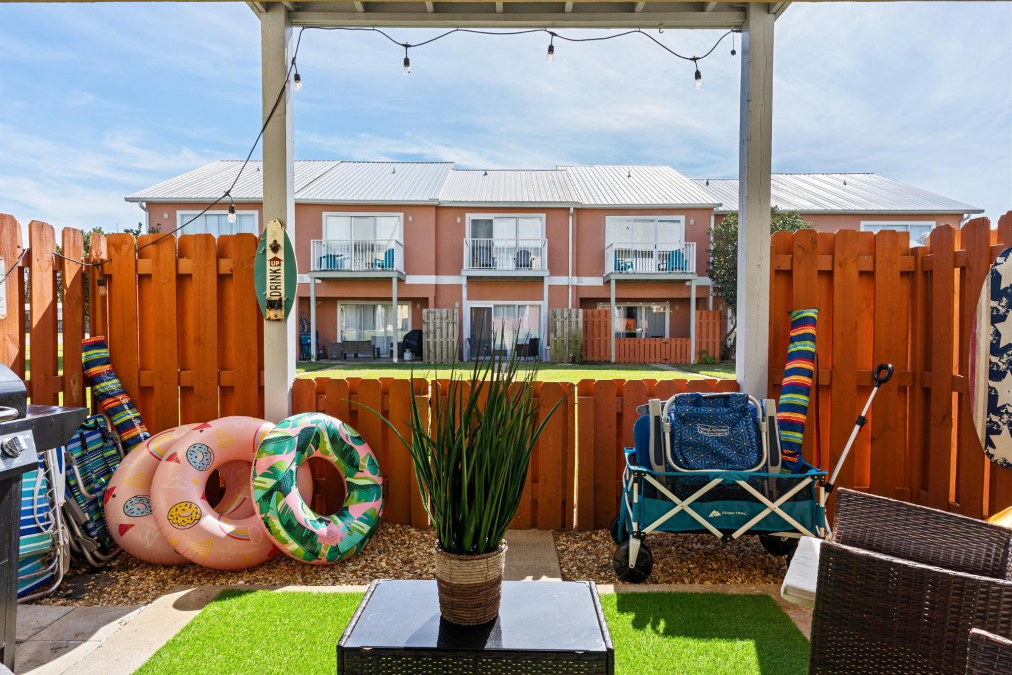 Holiday home 5 Min Walk To Beach, Sparkling Pool, Mins To Shops &outlet! 13 Destin