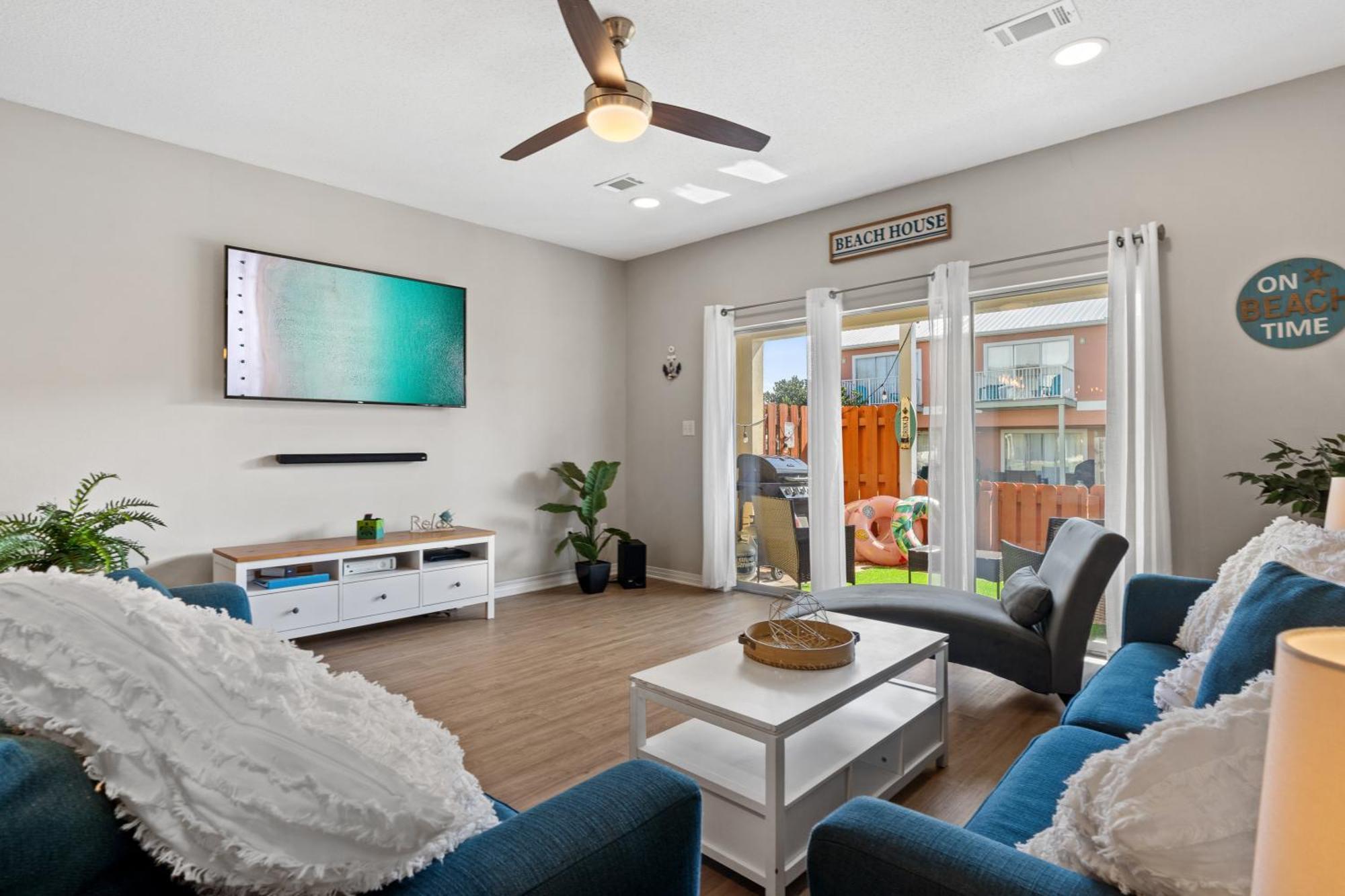 5 Min Walk To Beach, Sparkling Pool, Mins To Shops &outlet! 13 * Destin