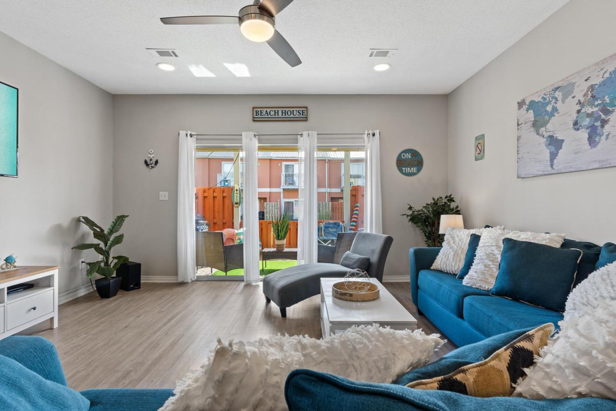 5 Min Walk To Beach, Sparkling Pool, Mins To Shops &outlet! 13