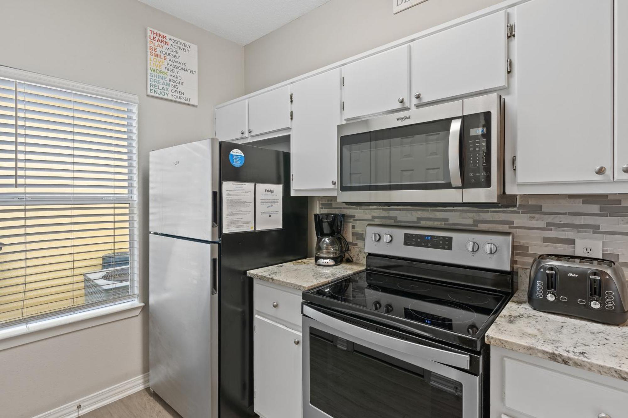 5 Min Walk To Beach, Sparkling Pool, Mins To Shops &outlet! 13 * Destin