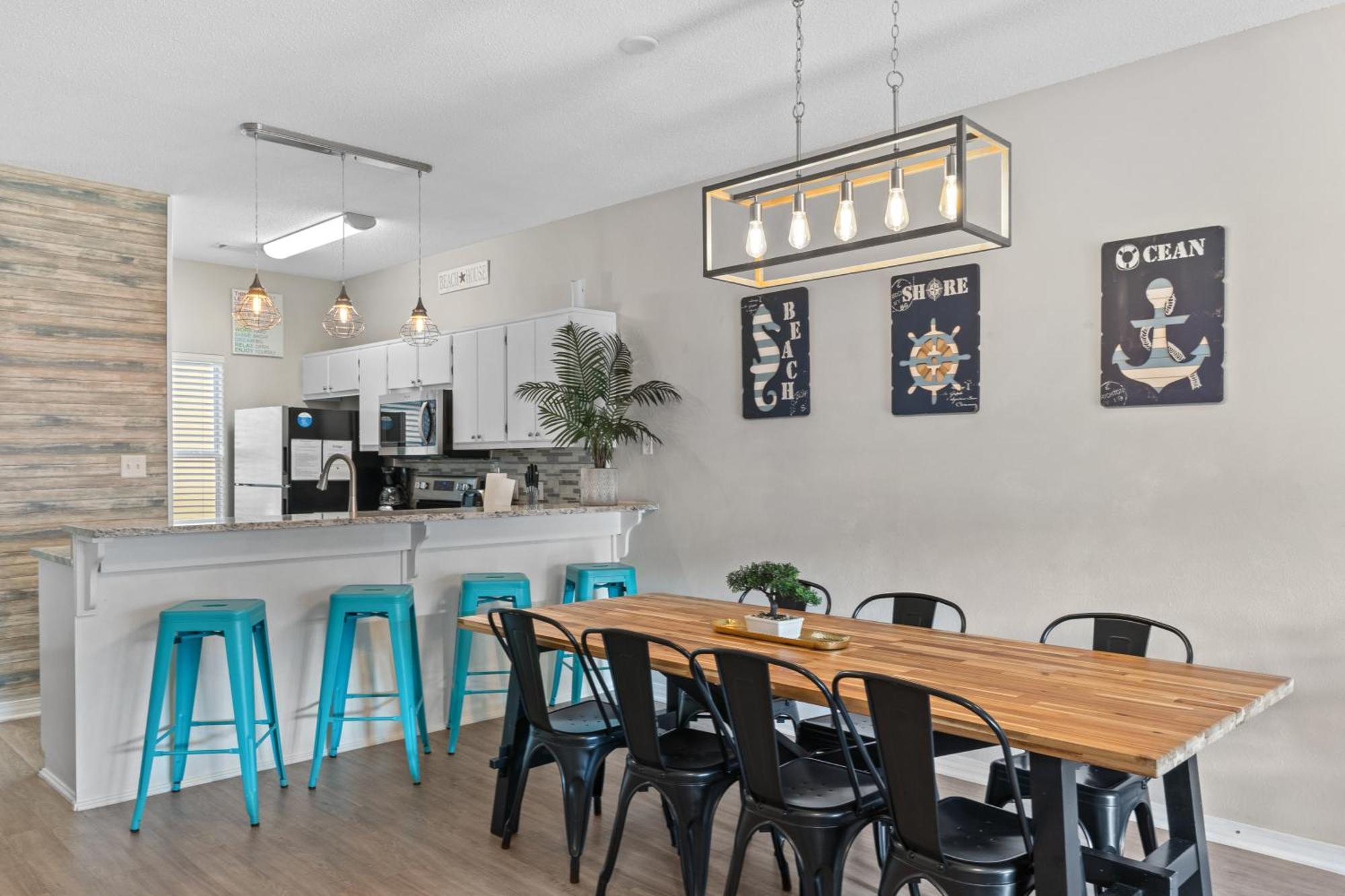 5 Min Walk To Beach, Sparkling Pool, Mins To Shops &outlet! 13 * Destin