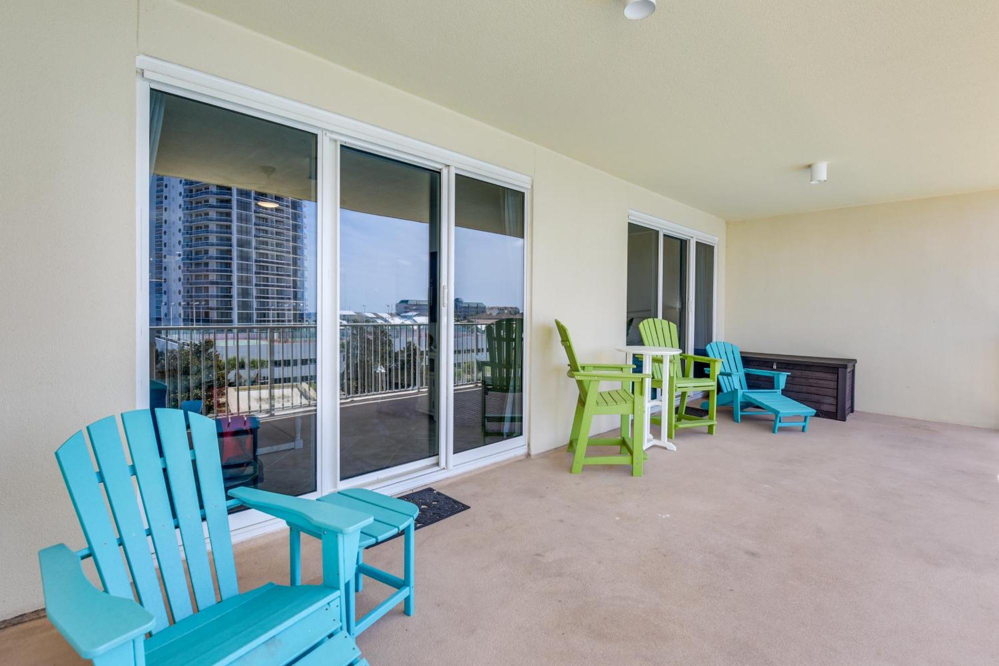 Ocean-view Miramar Snowbird Friendly! Apartment *