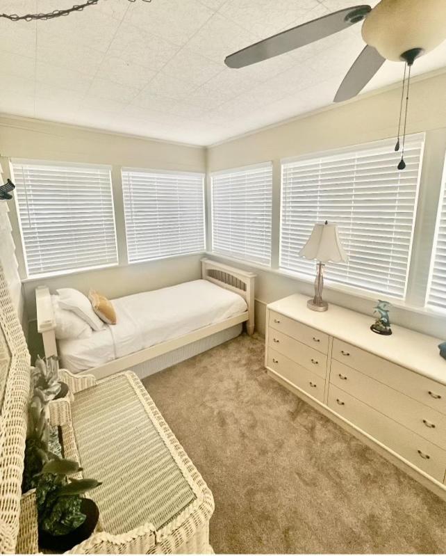 Holiday home New Listing!!! 4 Min Walk To The Beach! Destin