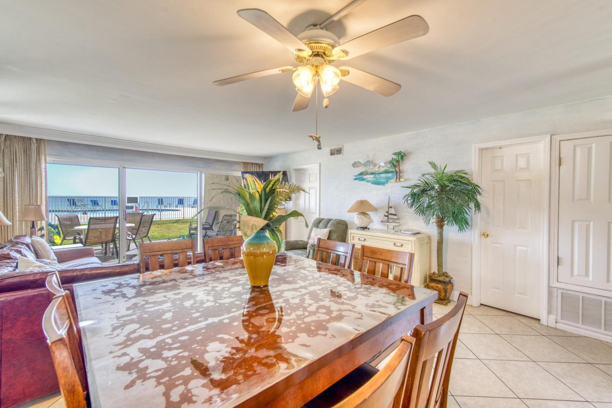 Apartment House C104 - Beachfront With Pool, Wifi, & Service *