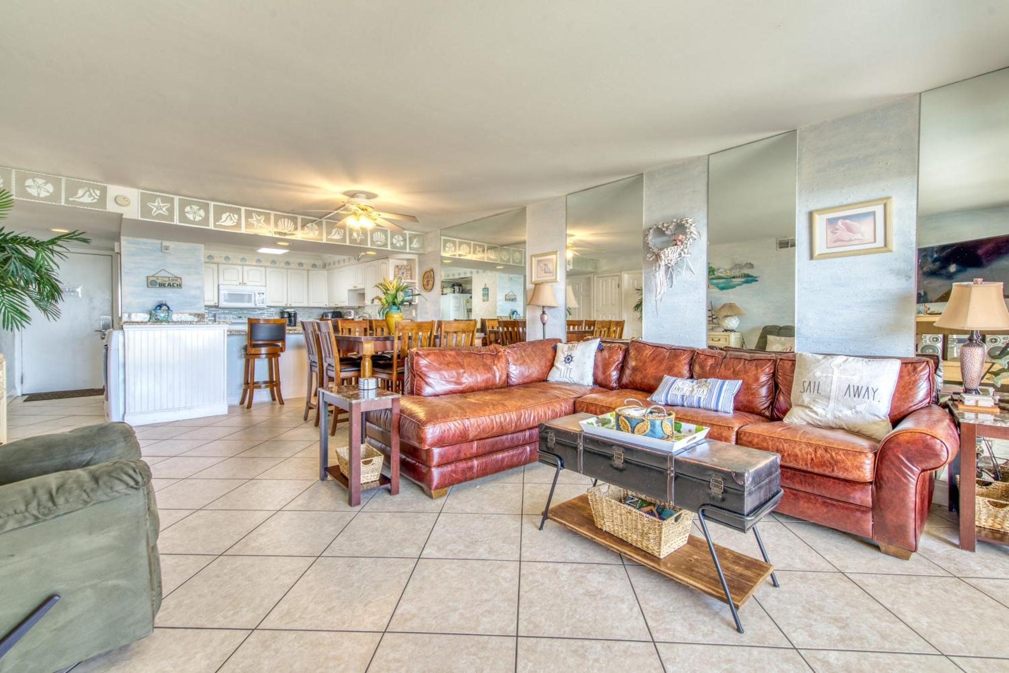 House C104 - Beachfront With Pool, Wifi, & Service *