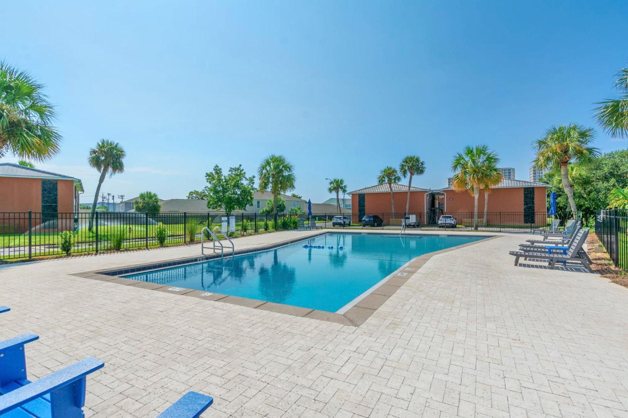 Sapphire Sands 3 Pools Pet Friendly Holiday home Destin