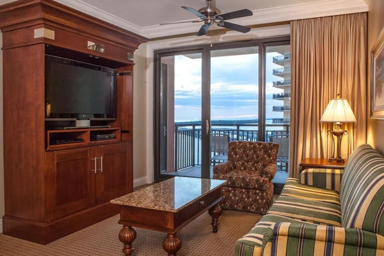 Beautiful In Emerald - 1bd *