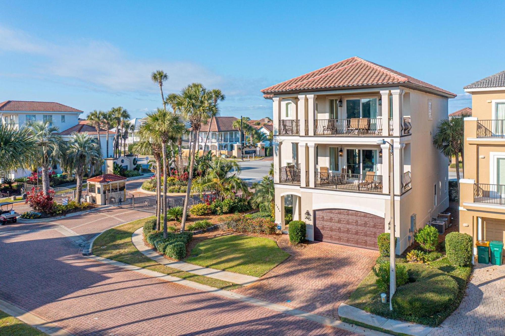 Lavish Escape 4806 Holiday home