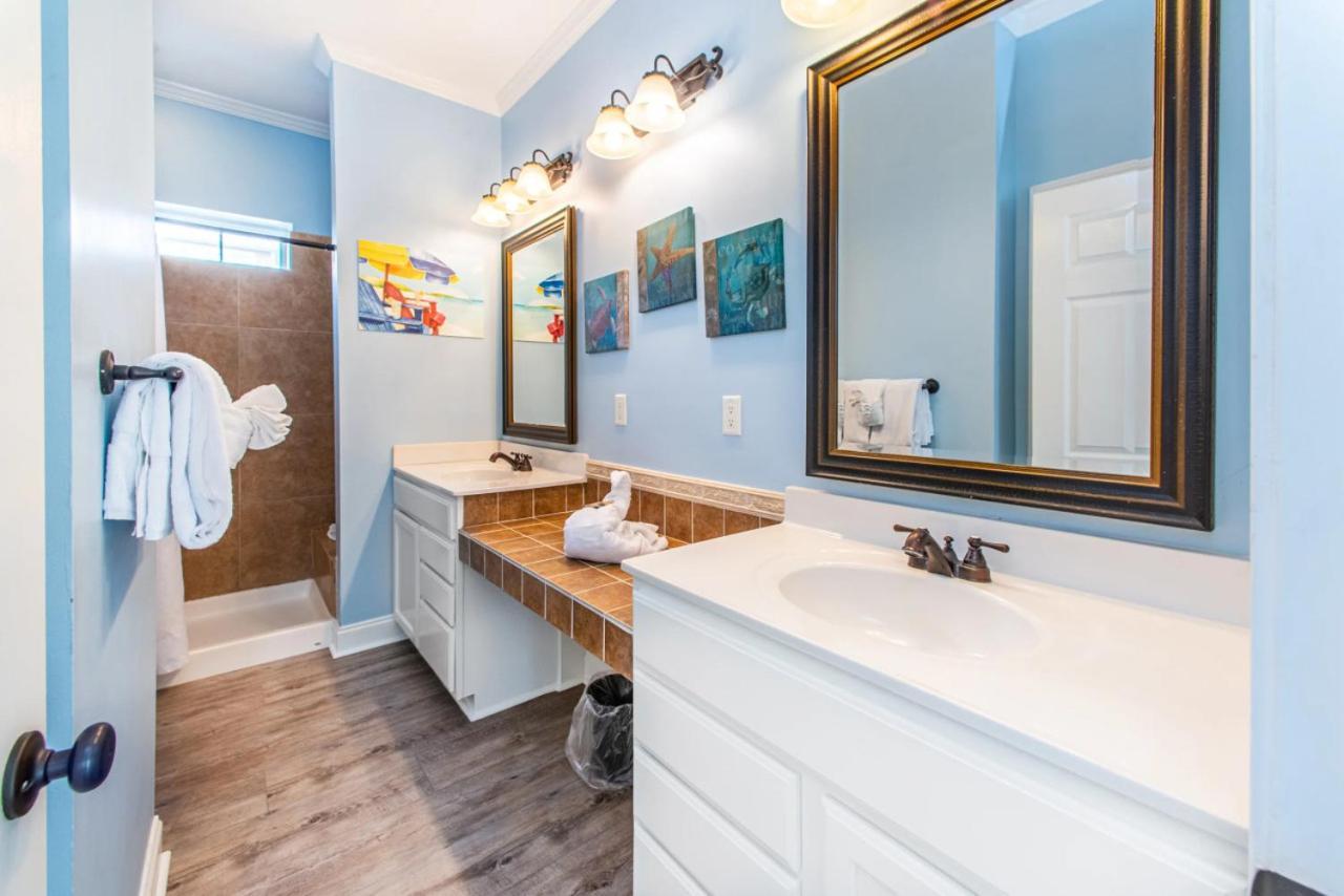 Holiday home Absolute Private Pool Pet Friendly