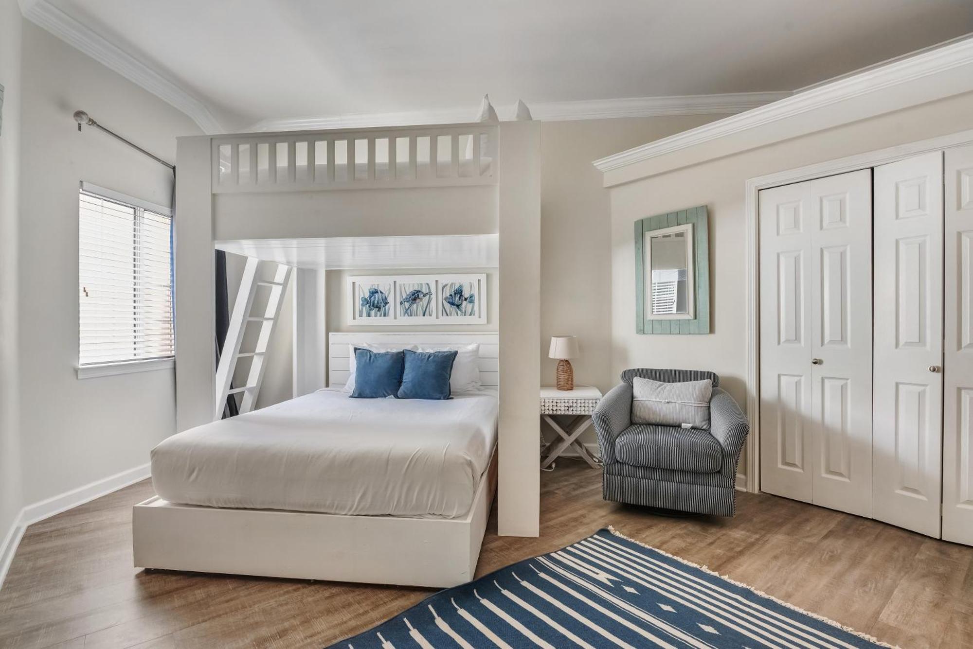 Tivoli 5265 G Hip Nautic Blue Holiday home Destin