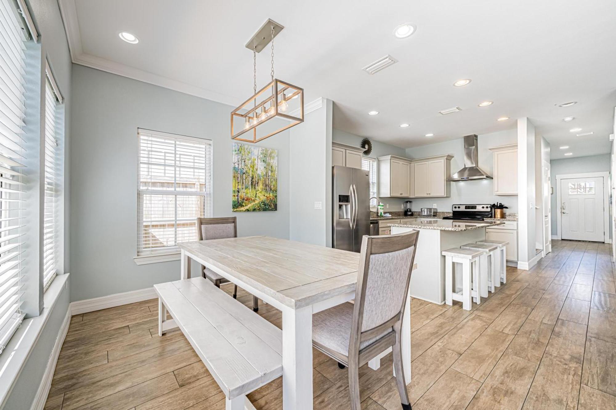 Sungria 53 Sundance Ct *