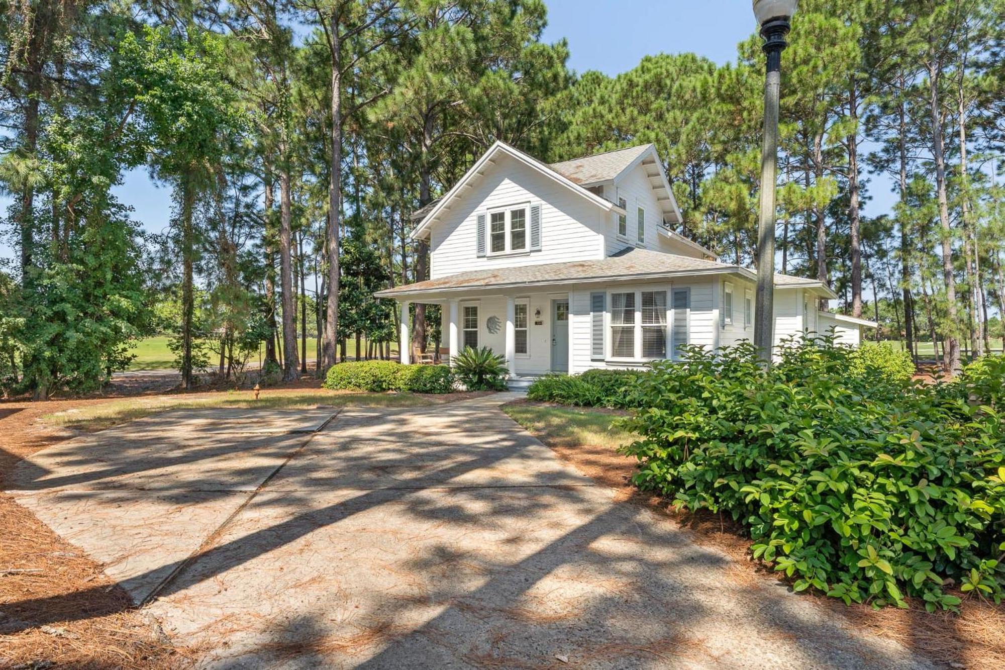 1369 Laurel Grove 