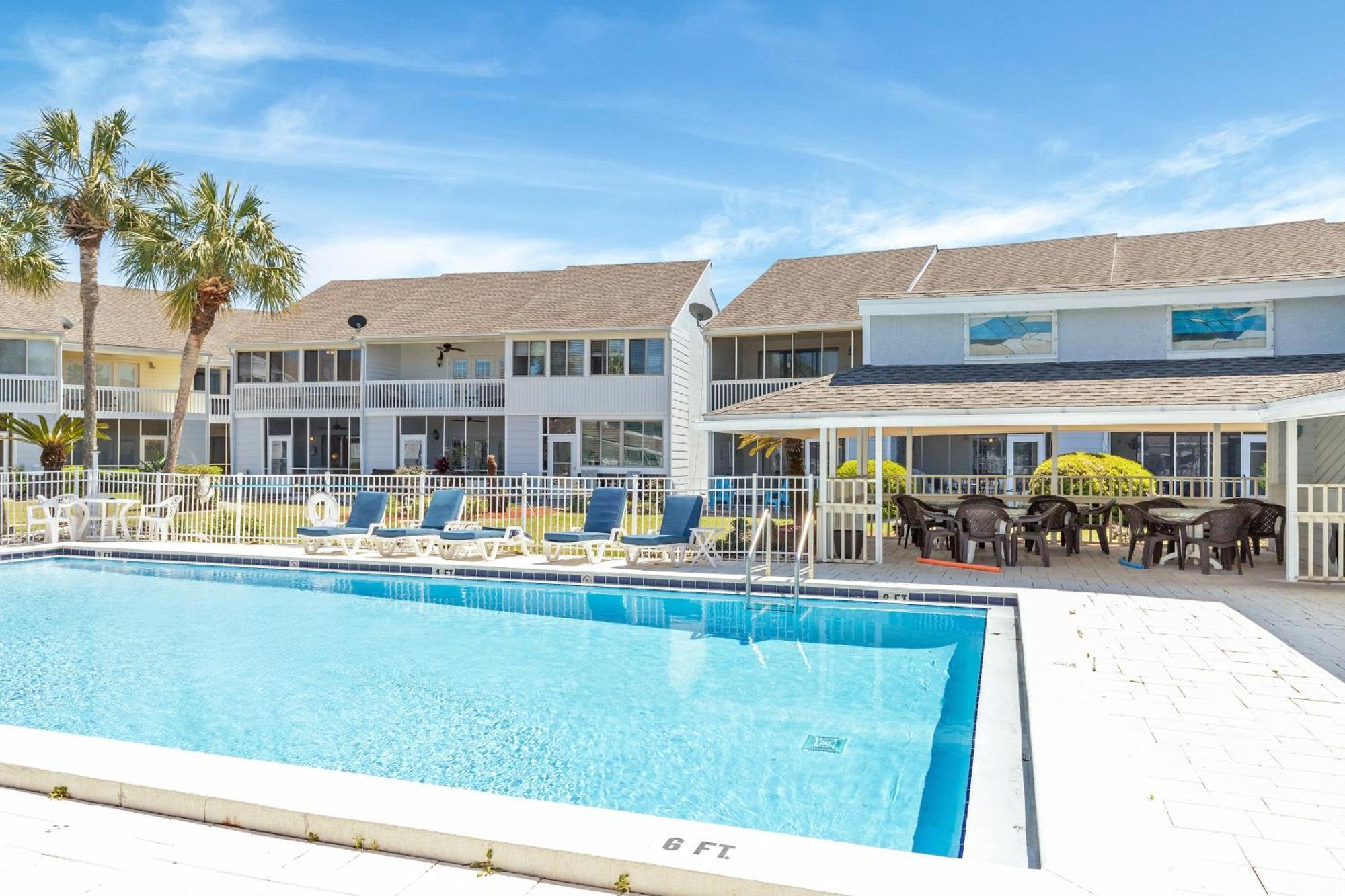 Silver 1702e- By Isle Apartment Destin