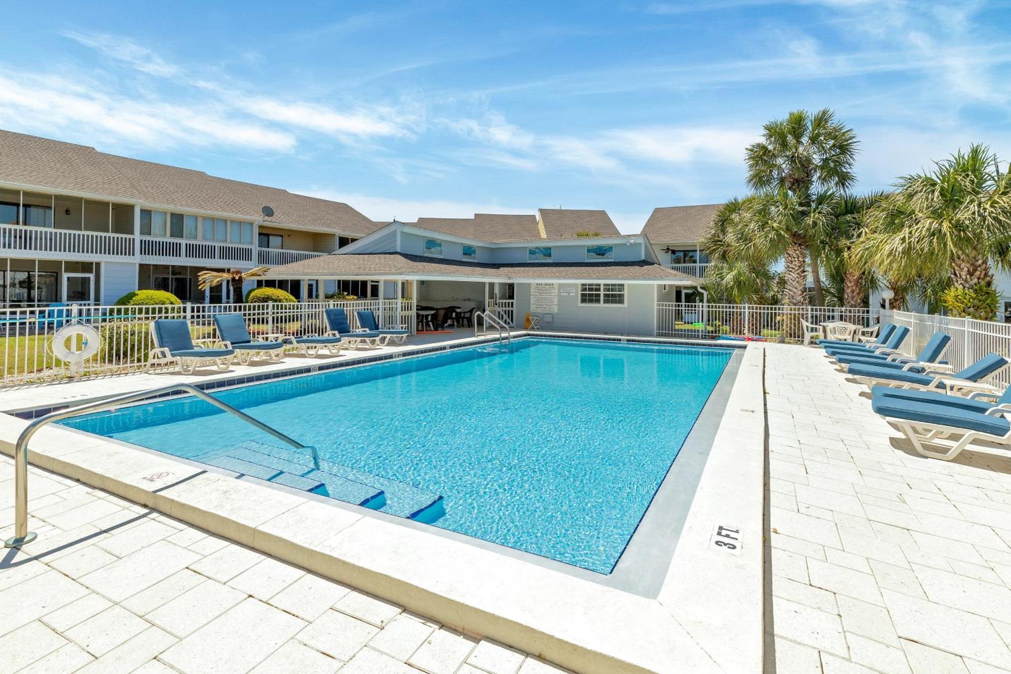 Apartment Oceania 705- By Isle *