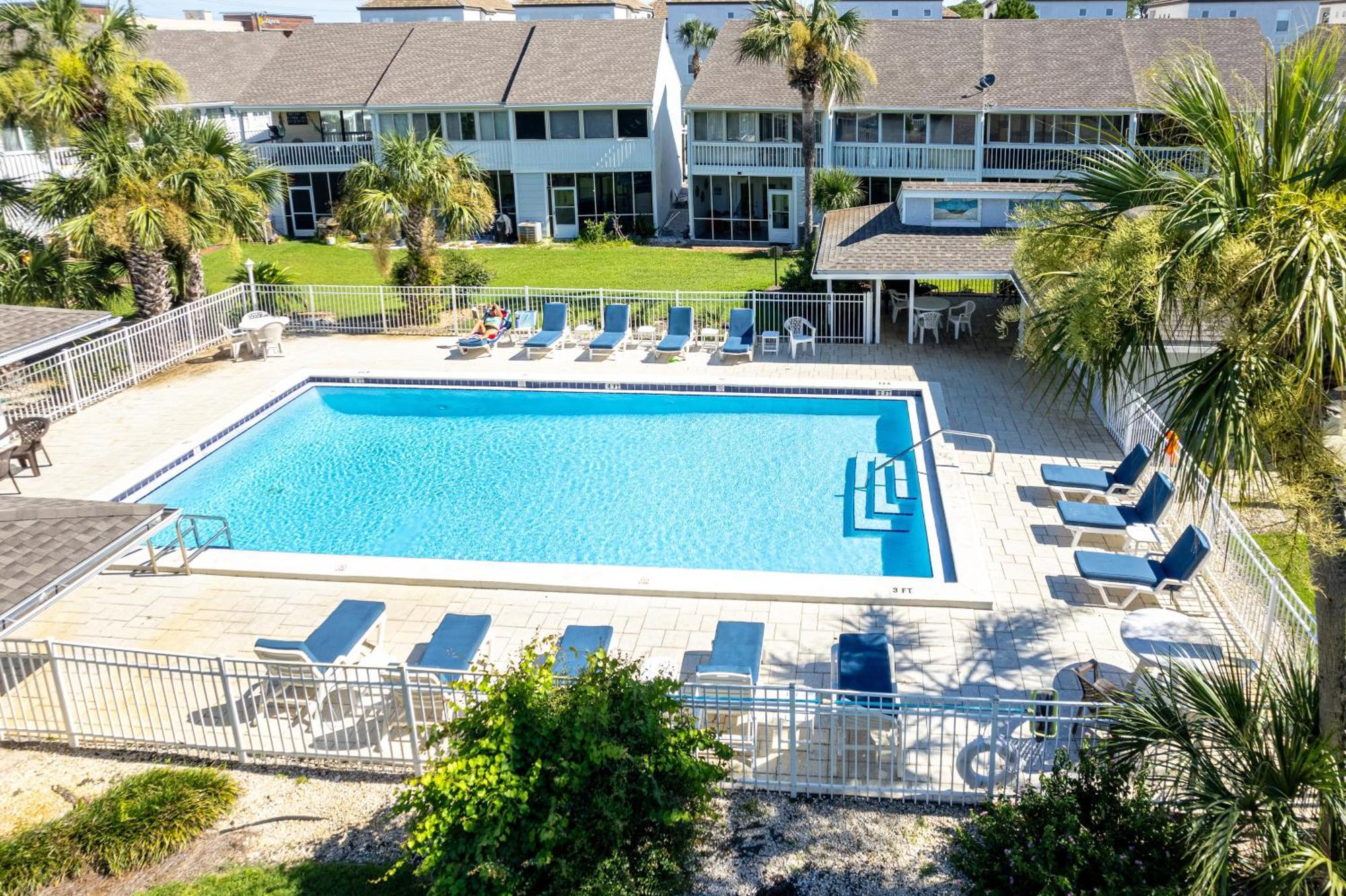 On The Gulf 304-by Isle Destin