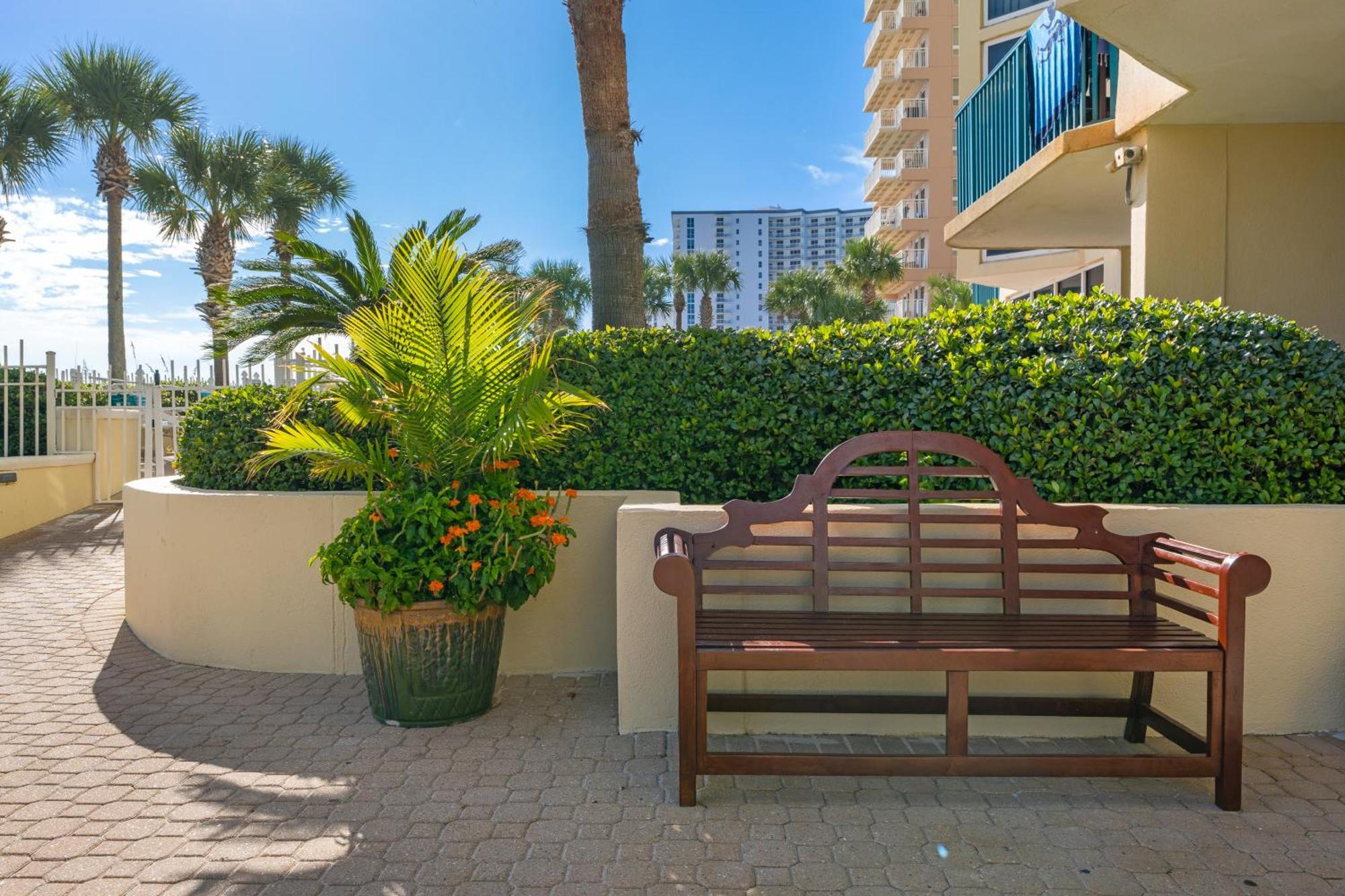 Apartment Jade East Towers 0140 By Newman-dailey *