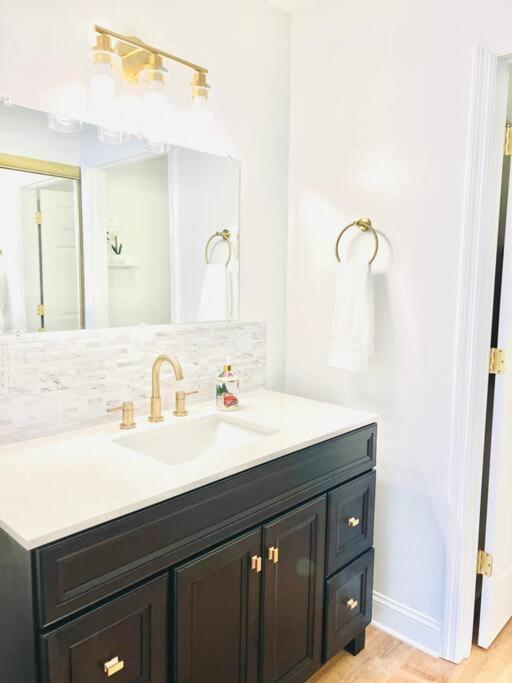 Tommy Bahama 1 Bedroom-walk To Restaurants ,pool-3mi Beach! Apartment Destin
