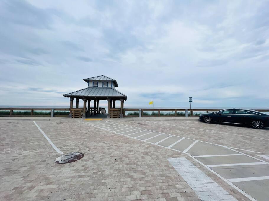 Tommy Bahama 1 Bedroom-walk To Restaurants ,pool-3mi Beach! Destin