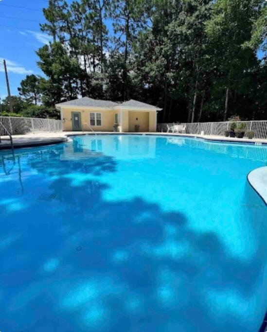 Apartment Tommy Bahama 1 Bedroom-walk To Restaurants ,pool-3mi Beach! *