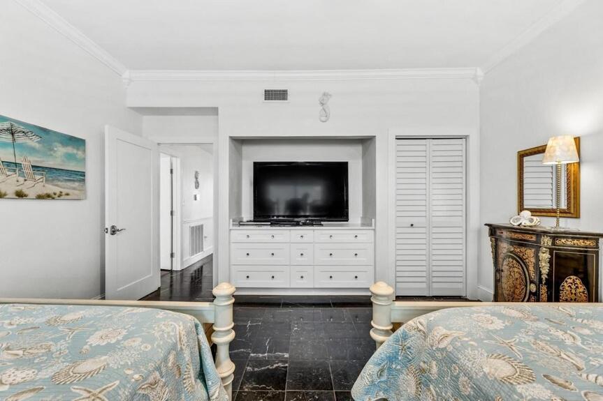 Shoreline Towers 1122 * Destin
