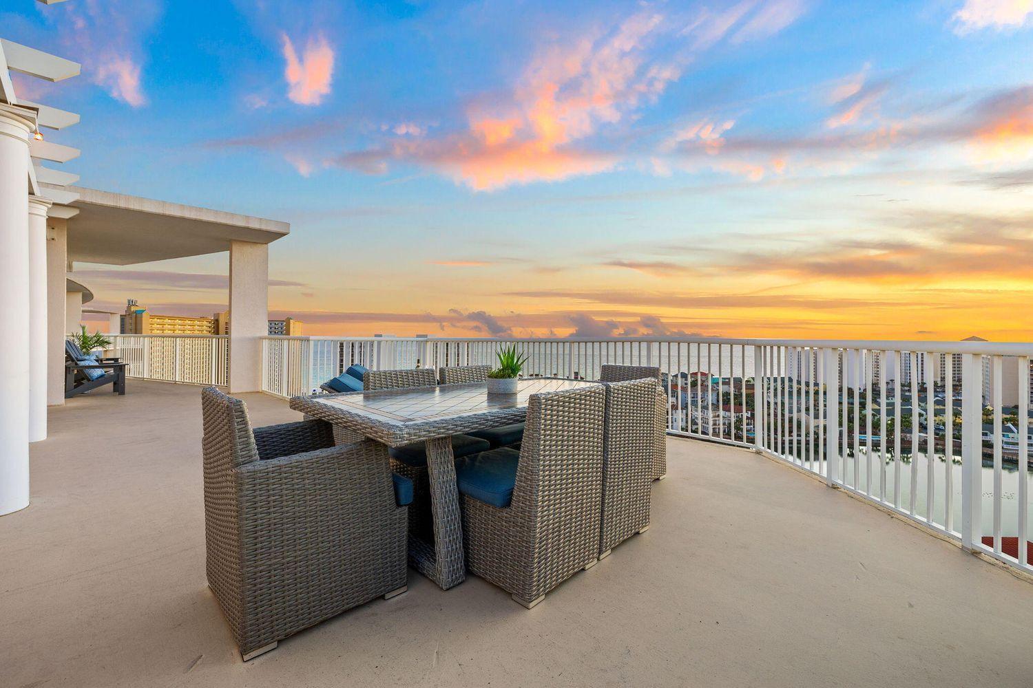 Terrace At Pelican Penthouse Holiday home *