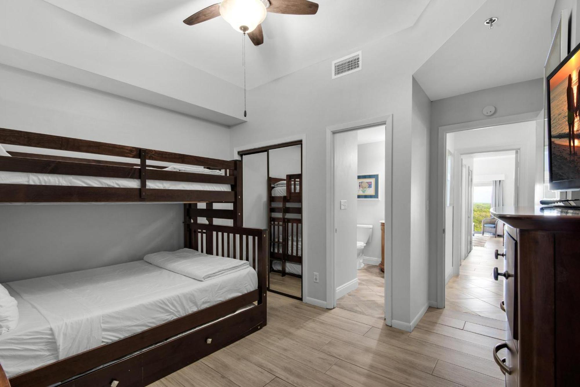 Holiday home Tops'l Manor C-804 *
