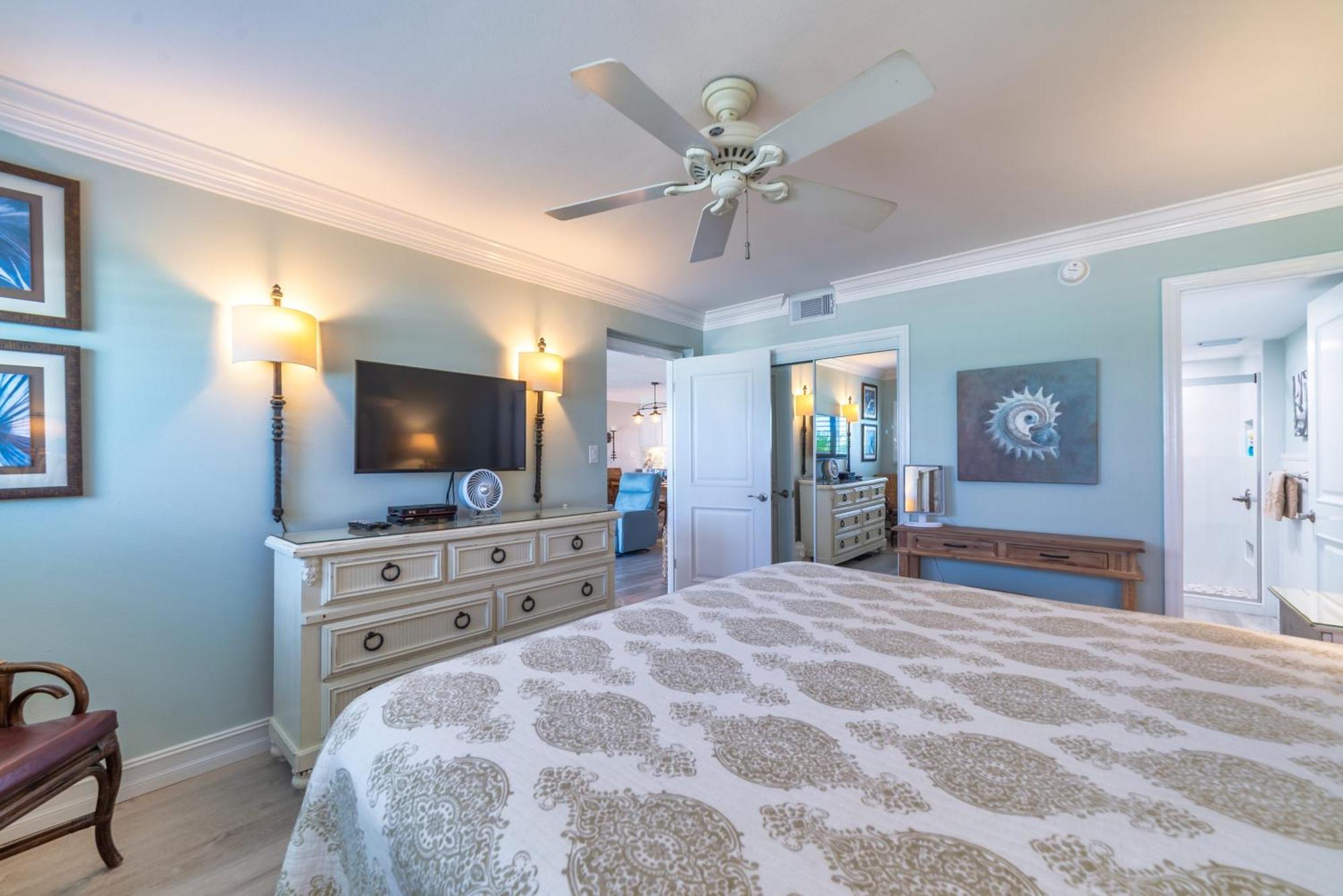 House D102 - Beachfront With Pool, Wifi, & Service