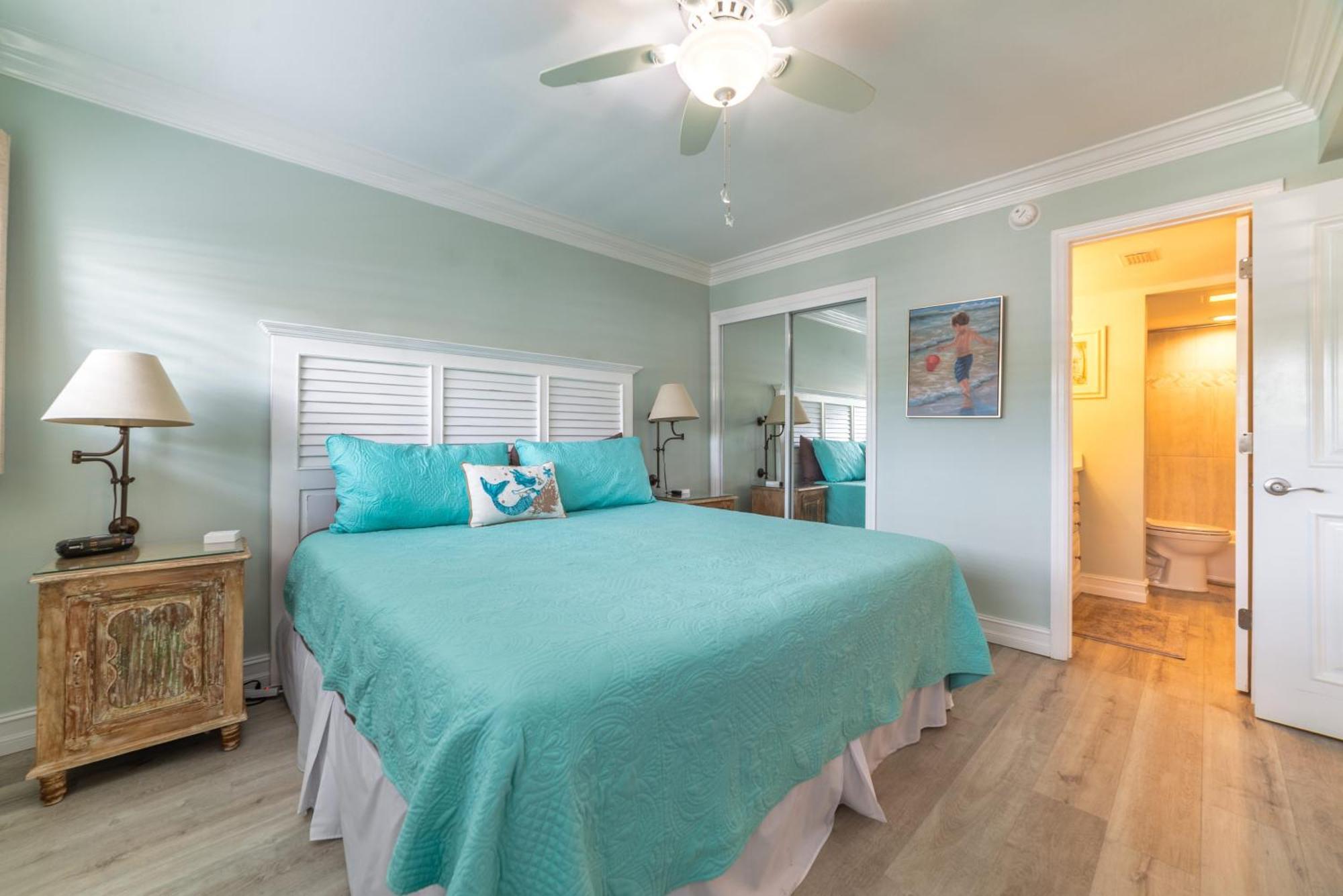 House D102 - Beachfront With Pool, Wifi, & Service Apartment *