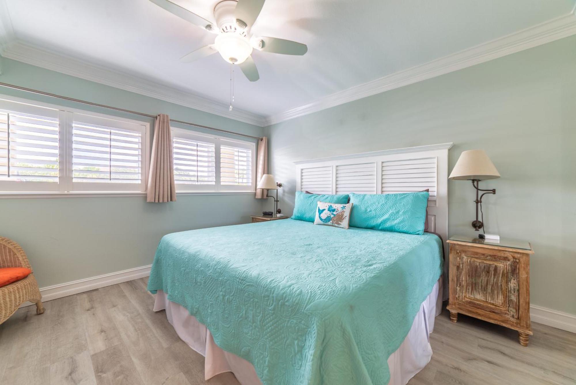 House D102 - Beachfront With Pool, Wifi, & Service *