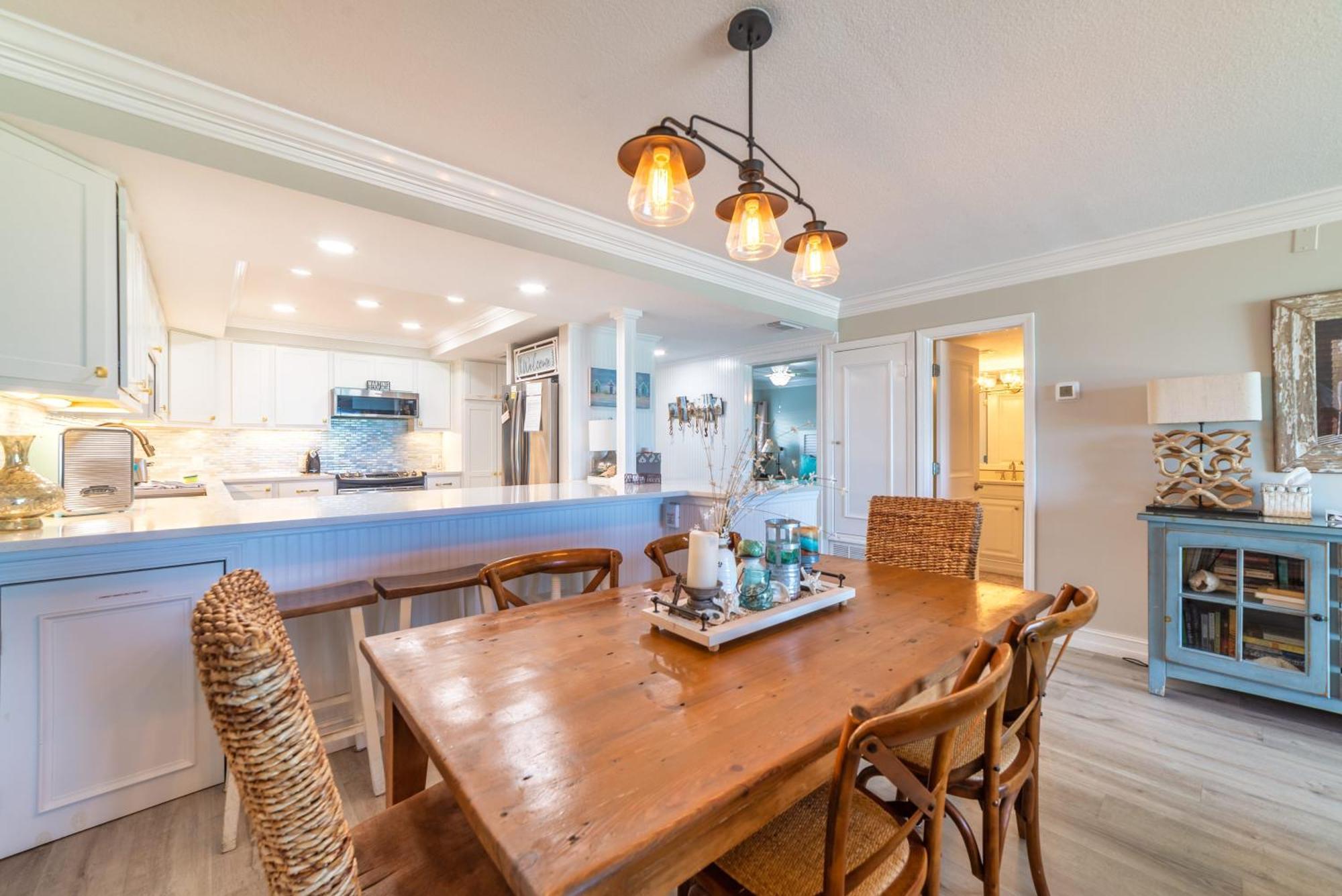 House D102 - Beachfront With Pool, Wifi, & Service *